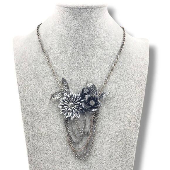 Silver Tone Metal Flower Rhinestone Bib Chain Loops Collar Necklace Art Nouveau - Picture 2 of 9